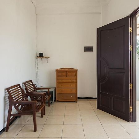 RedDoorz near Widya Mandala University Surabaya Dış mekan fotoğraf