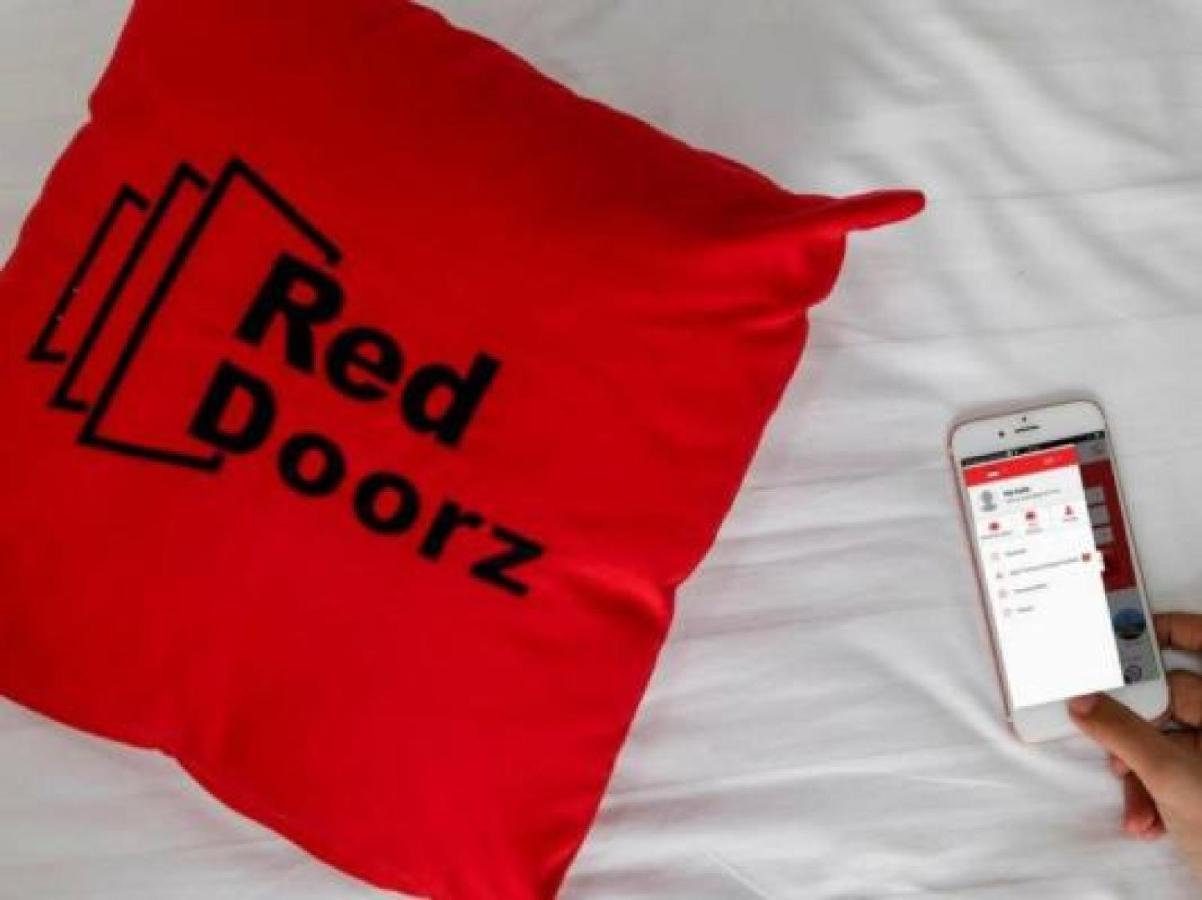 RedDoorz near Widya Mandala University Surabaya Dış mekan fotoğraf