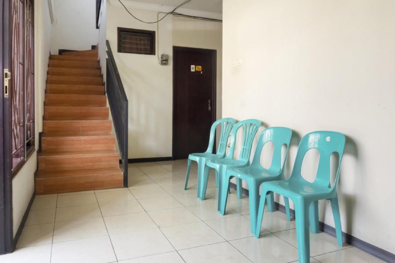 RedDoorz near Widya Mandala University Surabaya Dış mekan fotoğraf